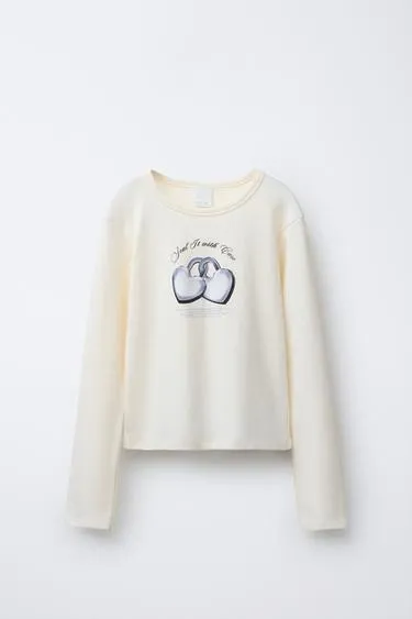 Футболка в рубчик с сердцами и текстом