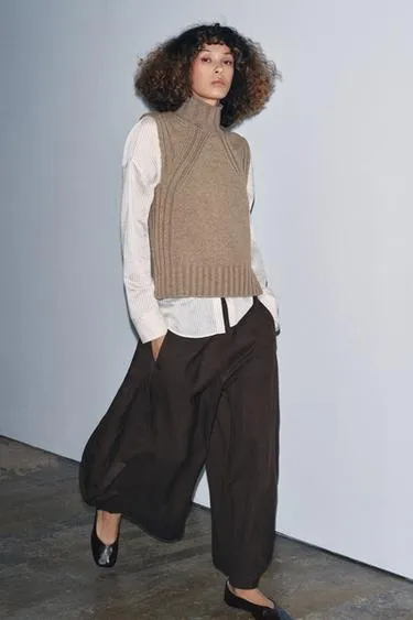 Жилет на пуговицах из шерсти