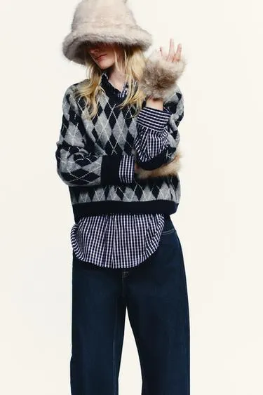 Короткие митенки из искусственного меха