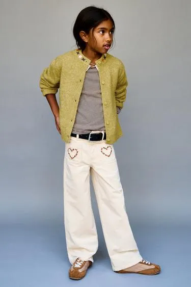 Кардиган с вышивкой цветов