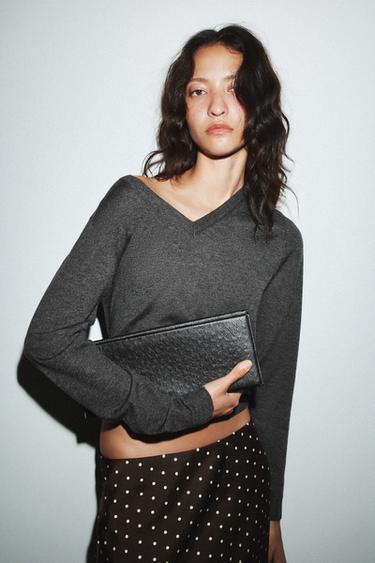 Zara Удлиненный клатч с тиснением