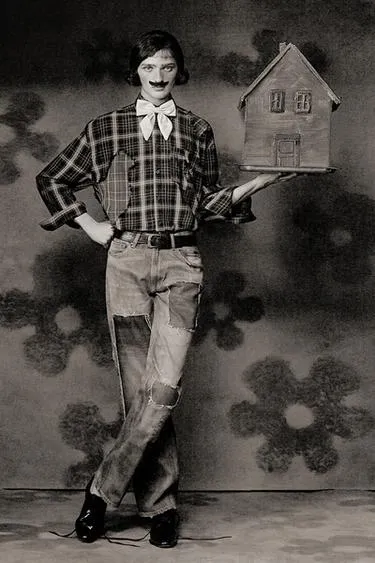 TRF джинсы с низкой посадкой и заплатками с разрывом- Заказать в России