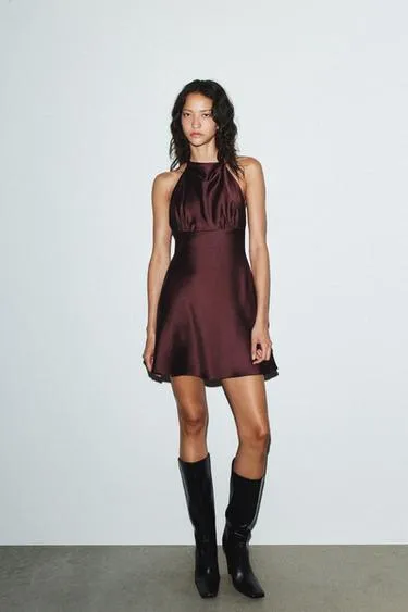 Короткое атласное платье