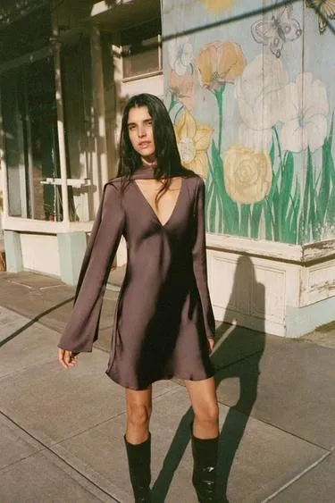 Атласное платье с шарфом- Заказать в России