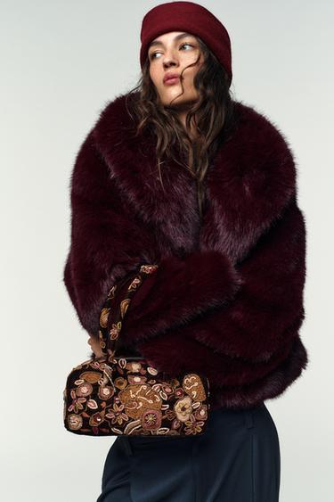 Zara Сумка с вышивкой на плечо