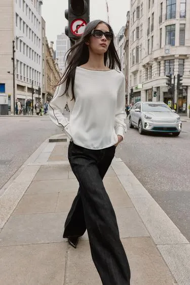 Блуза из крепа с контрастными деталями- Заказать в России