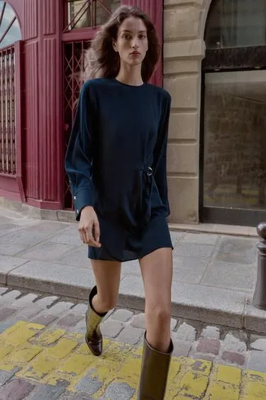 Мини-платье с пряжкой