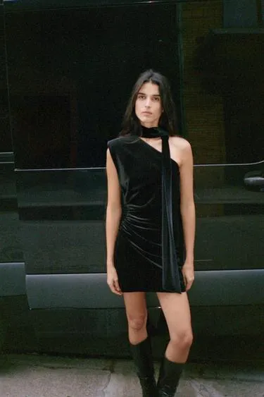 Короткое бархатное платье с шарфом- Заказать в России