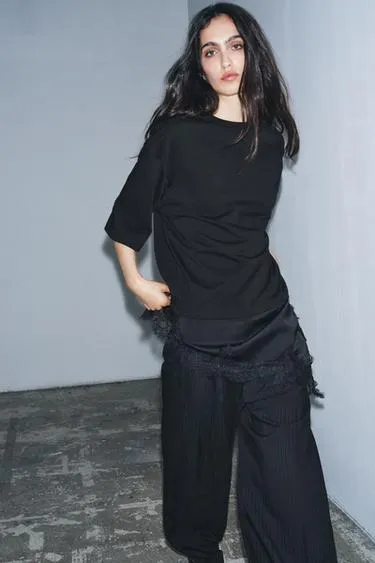 Комбинированная футболка с кружевом