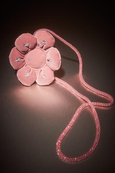 Zara Сумка с цветком купить с доставкой.