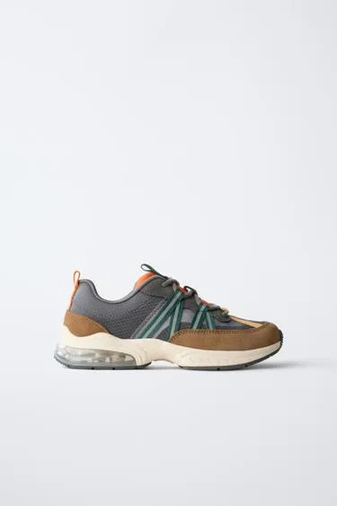 Кроссовки со вставками