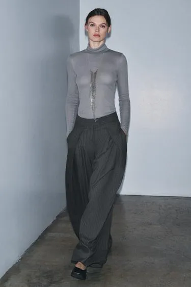 Топ в рубчик с воротником-стойкой- Заказать в России