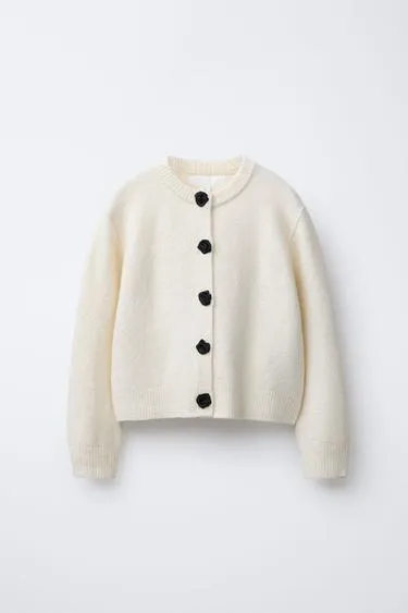 Кардиган с пуговицами и цветами из атласа- Заказать в России