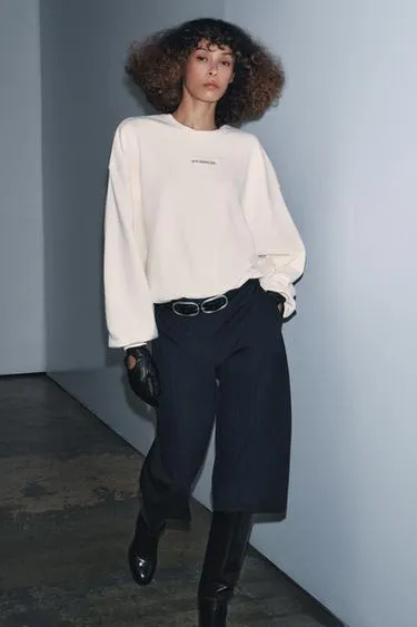 Толстовка с вышитой надписью в виде шара- Заказать в России