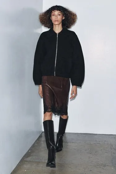 Трикотажный бомбер на молнии