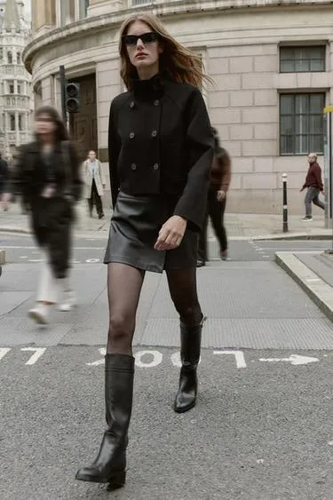 Короткая двубортная куртка