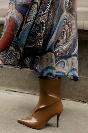 Zara Лакированные ботильоны на каблуке