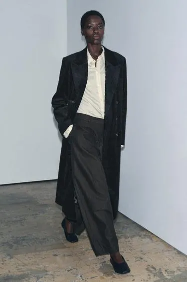 Длинное пальто из вельвета — ZW COLLECTION LIMITED EDITION