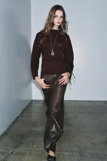 Топ из рельефной ткани с поясом