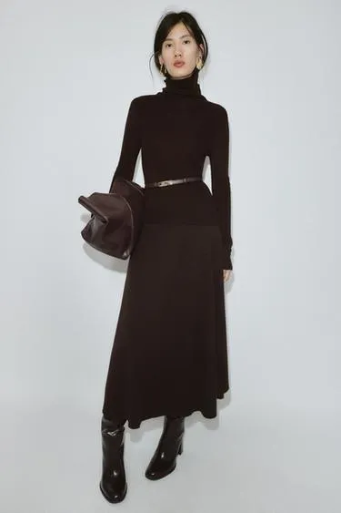 Свитер из 100% шерсти с высоким воротником и ремнем- Заказать в России