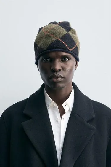 Шапка с жаккардовым узором DIAMOND- Заказать в России