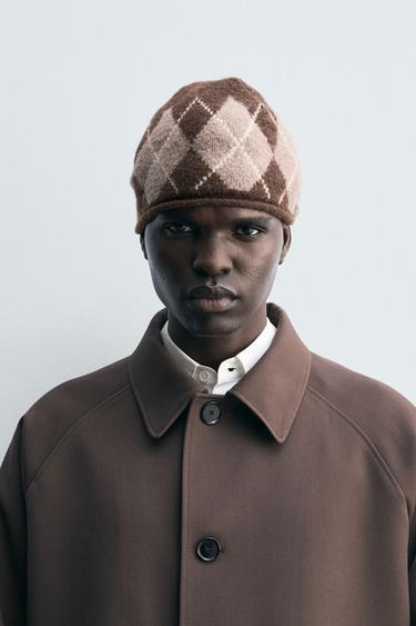 Zara Шапка с жаккардовым узором аргайл