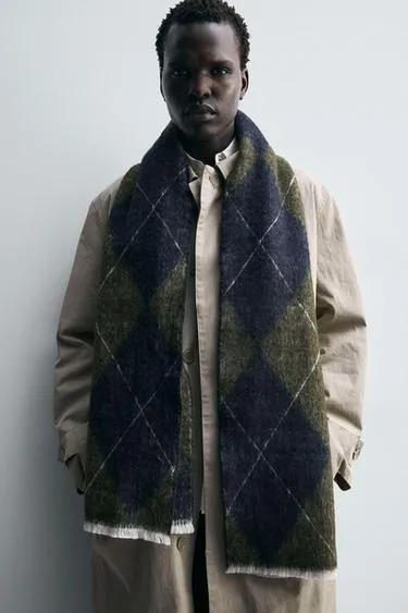 Шарф с жаккардовым узором золотой лилии- Заказать в России