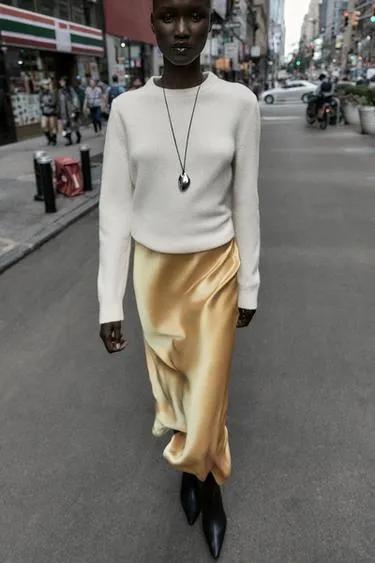 Атласная юбка миди