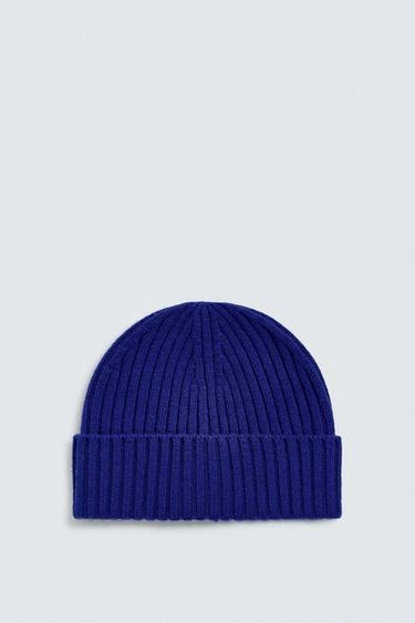 Шапка из вязаного шерстяного микса