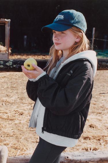 Zara Кепка с вышивкой