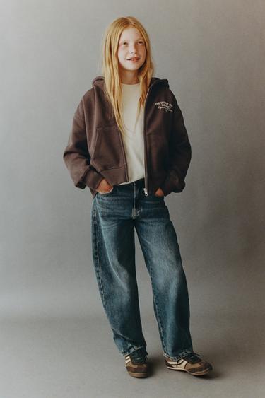 Zara Толстовка на молнии с текстом купить с доставкой.