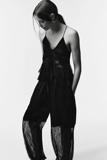 Комбинированный топ с кружевом LIMITED EDITION