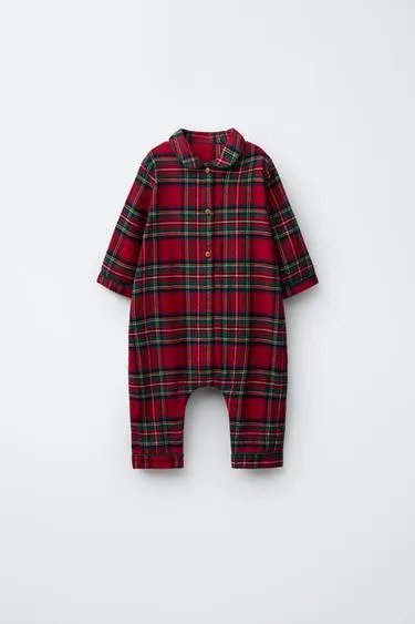Комбинезон в клетку из фланели с рубашечным воротником