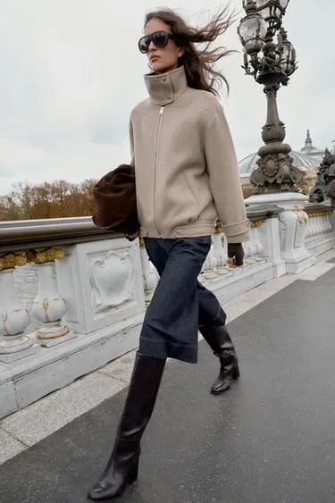 Бомбер из шерсти с высоким воротником- Заказать в России