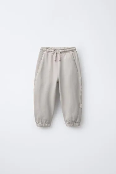 Брюки-джоггеры с этикеткой