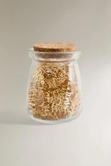 Блестящая рождественская конфетти в форме снежинок