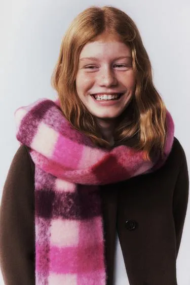 Шарф в клетку из трикотажа