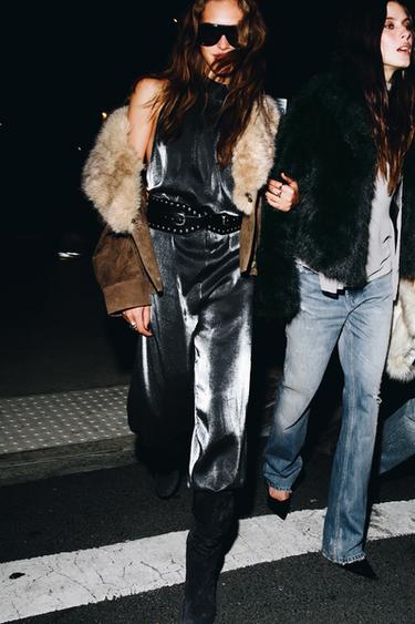 Zara Комбинезон с глубоким вырезом и объемным подолом купить с доставкой.