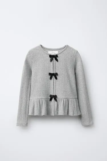 Футболка из мягкого ребристого материала с бантами