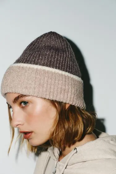 Шапка бини из комбинированного трикотажа