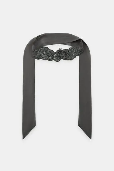 Бандана из крепа с вышивкой и бусинами