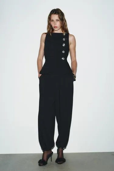 Топ с декоративными пуговицами- Заказать в России