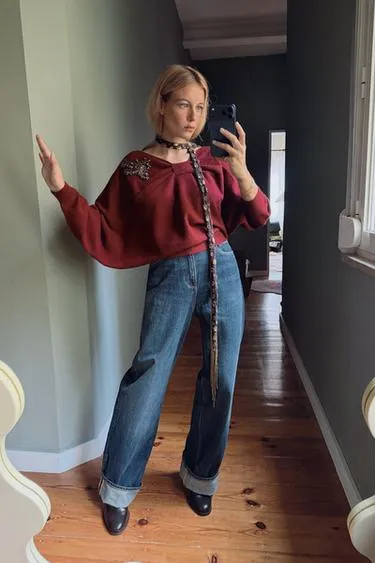 Асимметричный свитер с отделкой из страз- Заказать в России