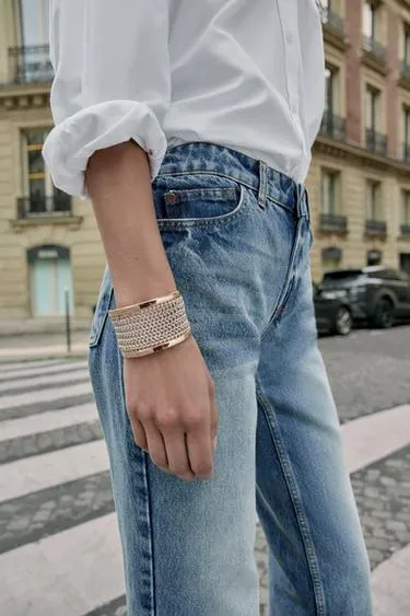 Жесткий звенящий браслет