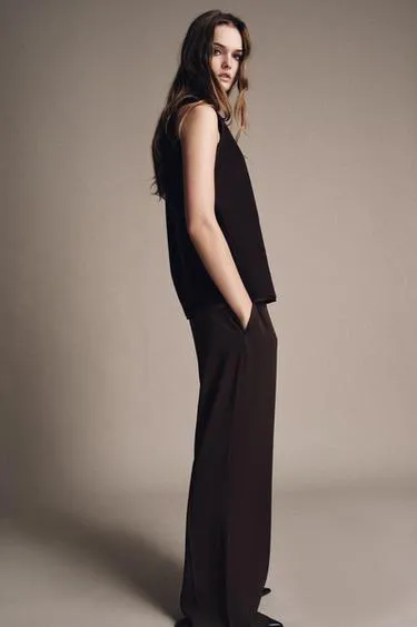 Мягкий топ без рукавов