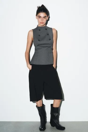 Топ с пуговицами