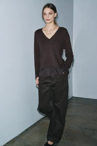 Футболка с кружевными вставками