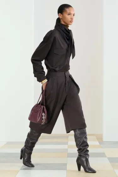 Кожаные ботфорты с ремешками