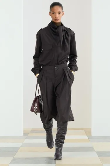 Рубашка с воротником-шарфом