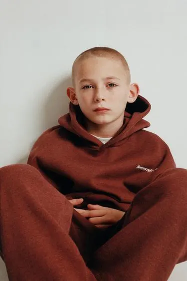 Комплект из толстовки и брюк-джоггеров с текстовым принтом